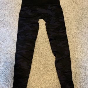 Lastset Black Camo Leggings